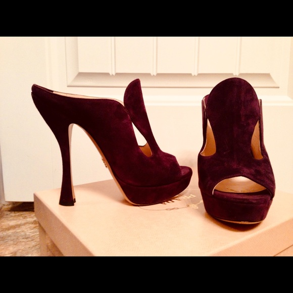 NIB Prada Suede Deep Purple Heels Sz 39 - Picture 3 of 7